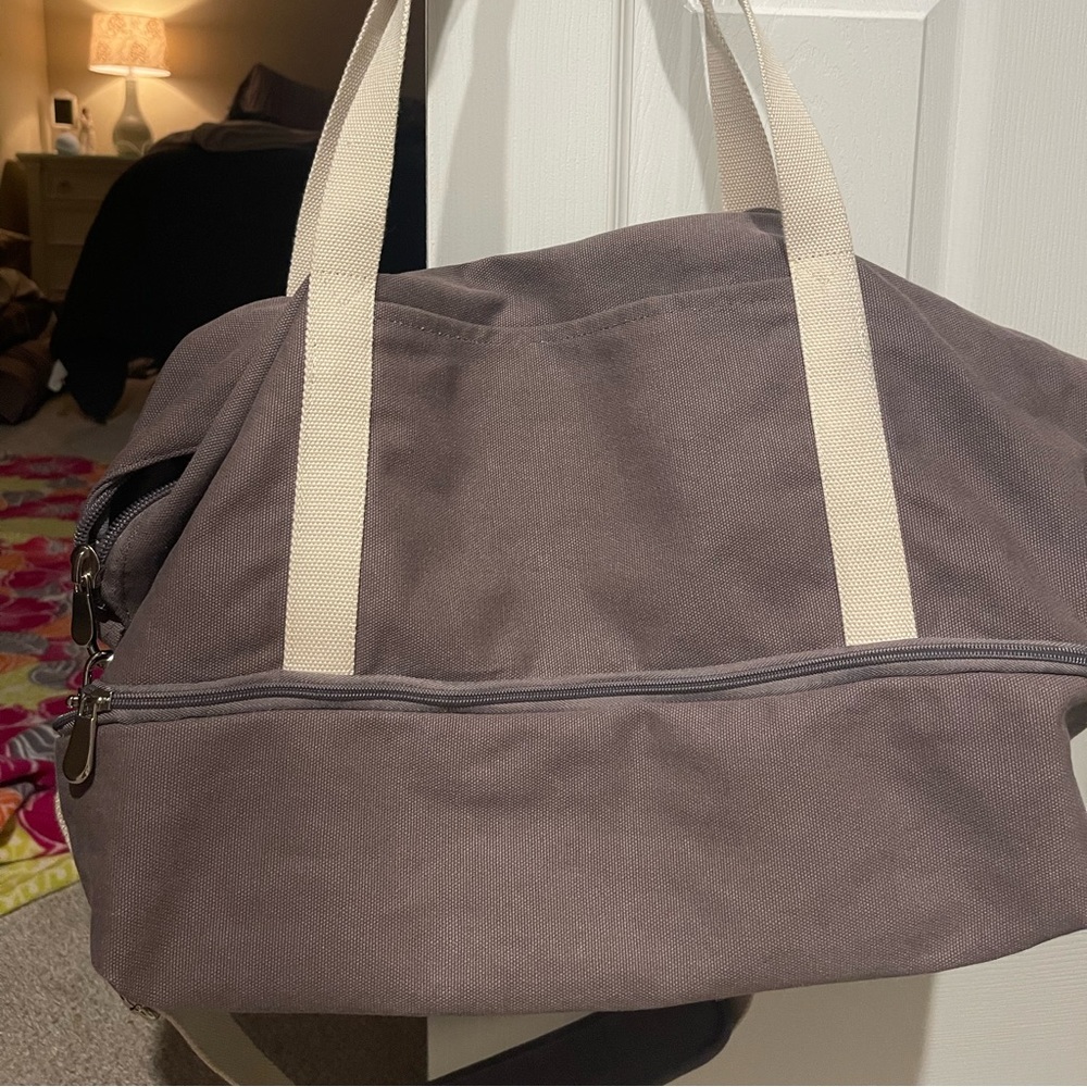 Lo & Sons small tote bag- like new used only once- color Plum and cream